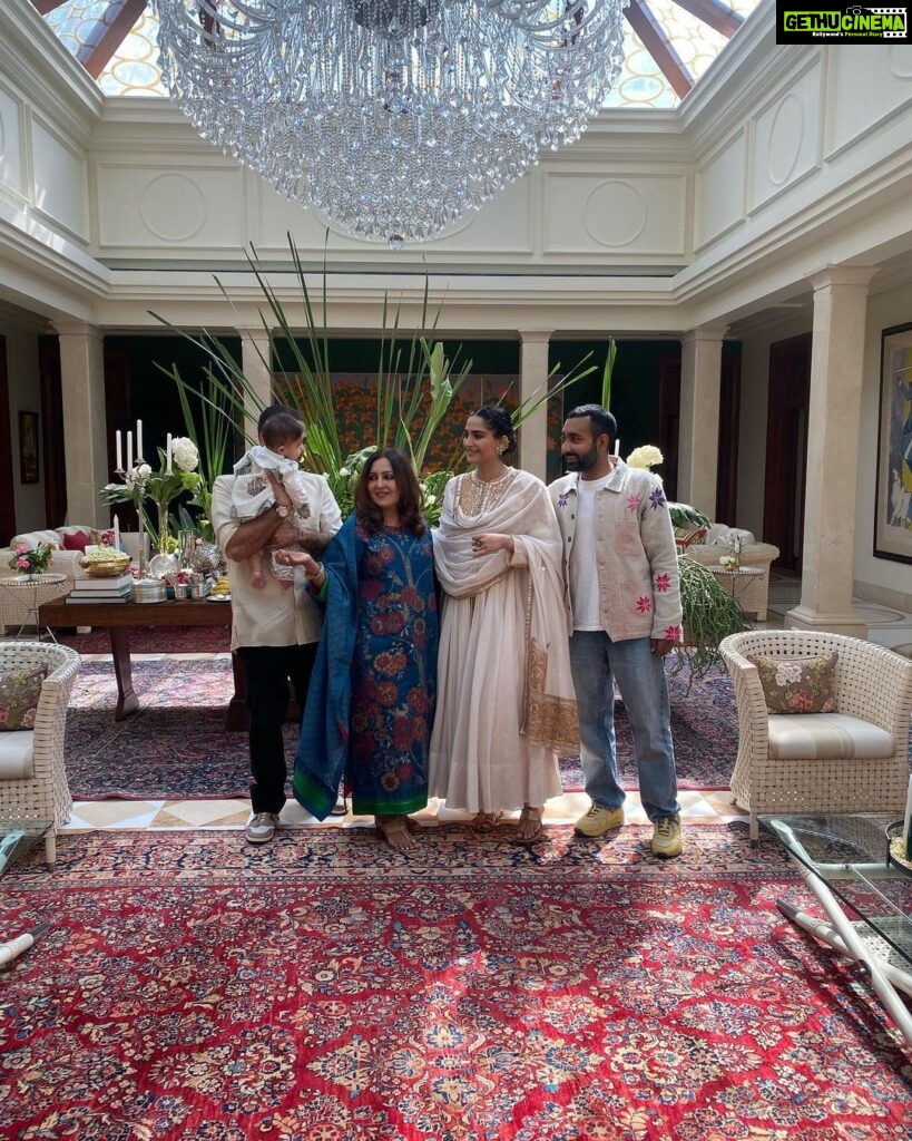 Sonam Kapoor Instagram - Welcoming our darling Vayu home to delhi… @priya27ahuja @ase_msb @anandahuja #harishahuja With the help of exceptionally talented @__8.00am #karanflowerboy @theladdoowala @indusculinary PS this is not an ad or a barter post this is a thank you for a job exceptionally done and a nod of appreciation to a wonder ful team of professionals!