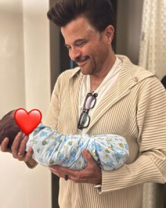 Sonam Kapoor Instagram - Happy happy birthday to the best dad in the whole world. I love you . You’re the greatest and the best. Everything you do you do for us, everyone should be this blessed. Love you Daddy So proud to be your daughter. @anilskapoor #blessedwiththebest #girldad #24122022 #christmaseve 24 Dec 2022