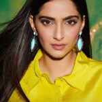 Sonam Kapoor Instagram – Night out for mama.. thank you @namratasoni for making me look and feel beautiful we make the best team .. also my babies @vaishnavpraveen @thehouseofpixels and @abhilashatd for taking care of me . Love you all. β€οΈβ€οΈβ€οΈβ€οΈ Anil Kapoors House, Juhu, Mumbai