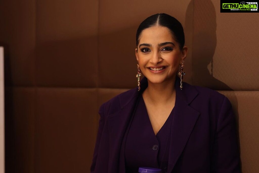 Sonam Kapoor Instagram - Attended a super fun Slumber Fest from the house of P&G. Alarming statistics on how sleepless our country is! Glad that Vicks ZzzQuil Natura is now available in India. I have tried ZzzQuil Natura Melatonin Gummies in Europe and it has helped me regulate my sleep schedule To everyone facing occasional sleeplessness - a big shoutout to try ZzzQuil Natura #ZzzQuilNatura #BetterzzzbetterMe #ad