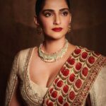 Sonam Kapoor Instagram - What a spectacular evening ! What a show! Thank you @jjvalaya for making me the most beautiful sari. Outfit : @jjvalaya @amigos.rizwan Necklace : @khannajewellerskj Earrings : @estaagems Shoes : @aprajitatoor @elevate_promotions Bag : @abhilasha_pret_jewelry Make up : @namratasoni Hair : @bbhiral Styling : @rheakapoor Styled with : @abhilashatd @dipteeagarwal Photography : @thehouseofpixels BKC