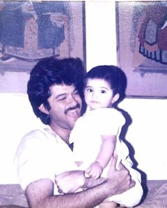 Sonam Kapoor Instagram - Happy happy birthday to the best dad in the whole world. I love you . You’re the greatest and the best. Everything you do you do for us, everyone should be this blessed. Love you Daddy So proud to be your daughter. @anilskapoor #blessedwiththebest #girldad #24122022 #christmaseve 24 Dec 2022