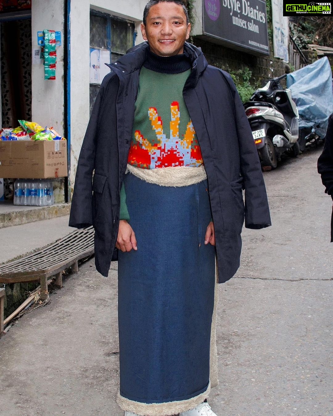 Sonam Kapoor Instagram - What a fitting tribute to the contemporary faces of the Tibetan community. So happy to see Bhaane X Manou shine a light on stories that seem ordinary in passing but are beautifully complex in their own unique way. This picture series is a clear reflection of Bhaane's ethos of creating wearable storytelling. #EverydayPhenomenal @anandahuja @bhaane @wearaboutblog @man0u