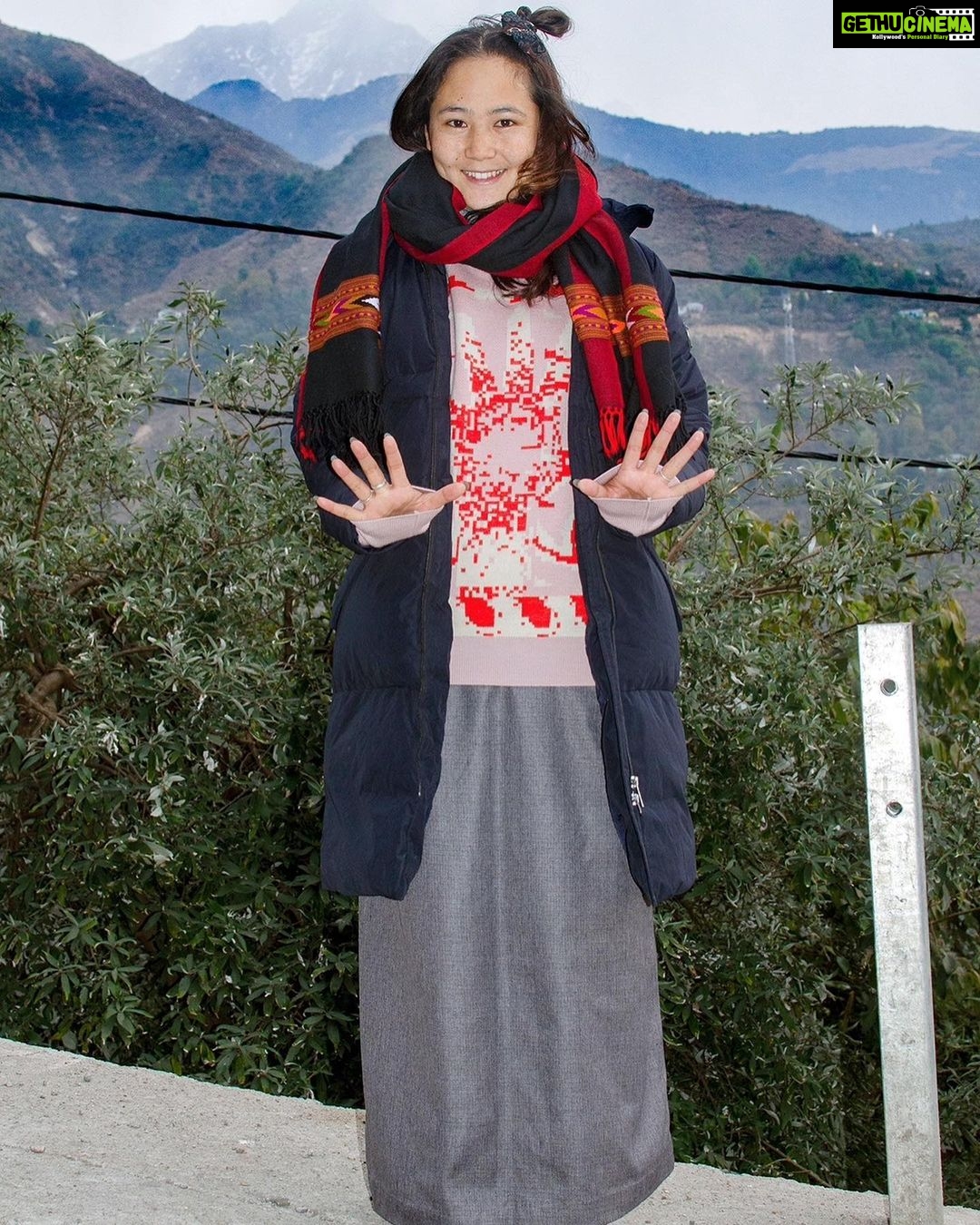 Sonam Kapoor Instagram - What a fitting tribute to the contemporary faces of the Tibetan community. So happy to see Bhaane X Manou shine a light on stories that seem ordinary in passing but are beautifully complex in their own unique way. This picture series is a clear reflection of Bhaane's ethos of creating wearable storytelling. #EverydayPhenomenal @anandahuja @bhaane @wearaboutblog @man0u