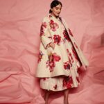 Sonam Kapoor Instagram - In BLOOM for a fun chat with my maasi at the @archdigestindia Design Show today! Outfit : @ilovepero Earrings : @amrapalijewels Ring : @amarisbyprernarajpal Shoes and Bag : @gucci Make up and Hair : @namratasoni Photography : @thehouseofpixels @amaker7 Styling : @rheakapoor with @manishamelwani Styling team : @_samidha_ @iambidipto_ Manager @neeha7 #ADDS #architecturaldesign #admagazine #admagazineindia