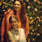 Sonam Kapoor Instagram - Happy happy birthday nehuuu! Love you lots and lots! This is going to be our best year ever! 🎂