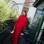 Sonam Kapoor Instagram - My two beautiful boys, friends, cake, champagne, oysters, caviar and the perfect summer day! What more can a girl in red dress ask for her birthday. Thank you to everyone who wished me and to the universe for giving so bountifully. #everydayphenomenal #vayusparents #9thjune #gemini #birthdaygirl Notting Hill, London