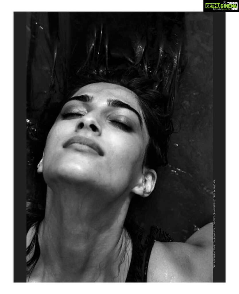 Sonam Kapoor Instagram - #throwbackthursday to this beautiful shoot with @vijendra.bhardwaj and Prabuddha I was all of 23 and loved shooting with him… I miss being in front of the camera and can’t wait to get back to it this winter! Love you all xx Goa India