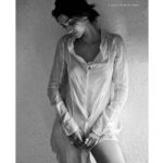 Sonam Kapoor Instagram - #throwbackthursday to this beautiful shoot with @vijendra.bhardwaj and Prabuddha I was all of 23 and loved shooting with him… I miss being in front of the camera and can’t wait to get back to it this winter! Love you all xx Goa India