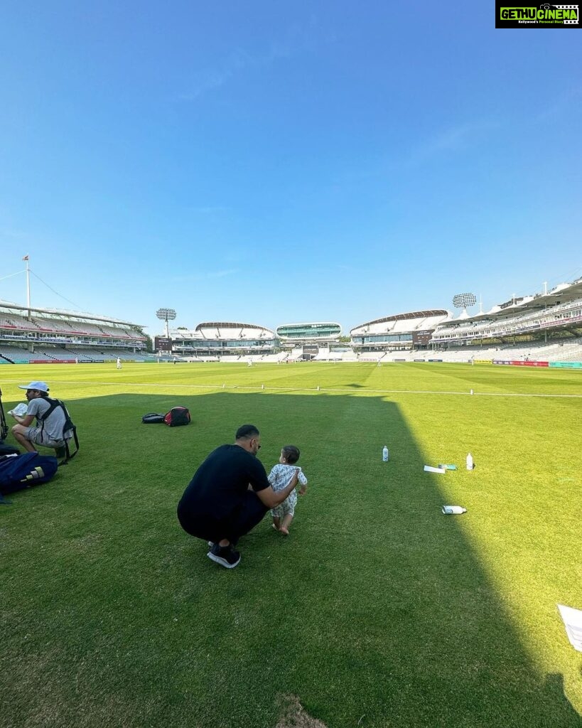 Sonam Kapoor Instagram - Put me in, coach. I’m ready! 🥲#VayusParents #EverydayPhenomenal Lord's Cricket Ground