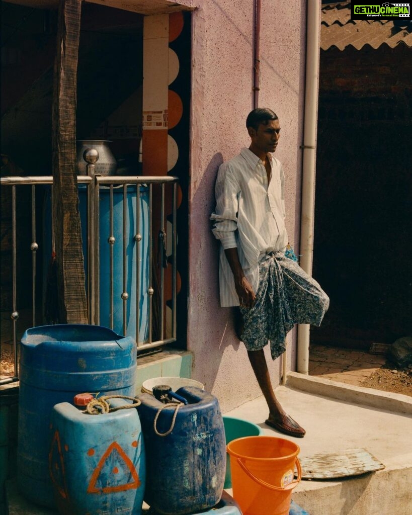 Sonam Kapoor Instagram - I miss BOMBAY.. congratulations on your wonderful shoot @nikhilmansata you make us so proud, And how beautifully have you captured our home for the cover of @fthtsi 📸 @vivekvad Mumbai, Maharashtra