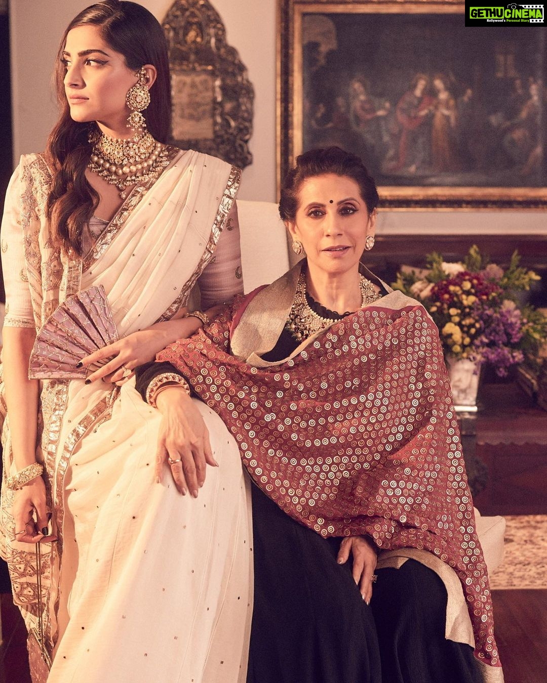 Sonam Kapoor Instagram - Happy mamas day to the best moms in the world… I love you so much.