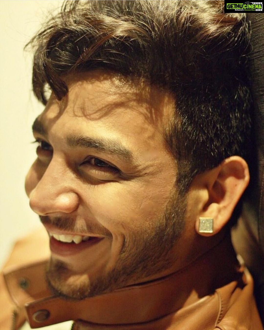 Sonarika Bhadoria Instagram - Happiest Birthday to the Love of my life ♥️♾️🧿 @vikas__parashar