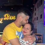 Sonarika Bhadoria Instagram - तुझ में रब दिखता है…यारा मैं क्या करूँ !?! 🙏🏻👏🏻🙌🏻🫶🏻 The purest love you will ever know 🫀🌍♥️🧿✨ P.S Everyday is mother’s day!