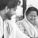 Sonarika Bhadoria Instagram - तुझ में रब दिखता है…यारा मैं क्या करूँ !?! 🙏🏻👏🏻🙌🏻🫶🏻 The purest love you will ever know 🫀🌍♥️🧿✨ P.S Everyday is mother’s day!