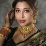 Sonarika Bhadoria Instagram - Behena Ki Shaadi🌼 📸 @deepak_das_photography / @kakali_das_photography 👗 @devissha.banaras 💎 @adan_creation_