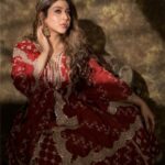 Sonarika Bhadoria Instagram - Pyaar Hua tha🥀 📸 @deepak_das_photography / @kakali_das_photography 👗 @shopmulmul 💎 @adan_creation_ 💄 @mua_dipak_nayak