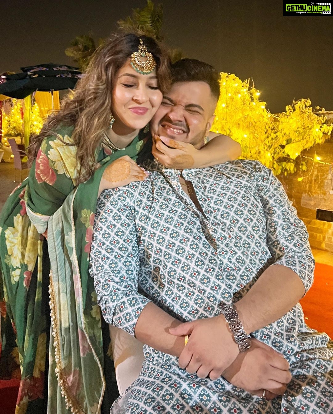 Sonarika Bhadoria Instagram - Happiest birthday to my first and forever bff @harshbhadoria23 I love you more than you’ll ever know. 👩👦♥️🧿