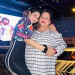 Sonarika Bhadoria Instagram - तुझ में रब दिखता है…यारा मैं क्या करूँ !?! 🙏🏻👏🏻🙌🏻🫶🏻 The purest love you will ever know 🫀🌍♥️🧿✨ P.S Everyday is mother’s day!
