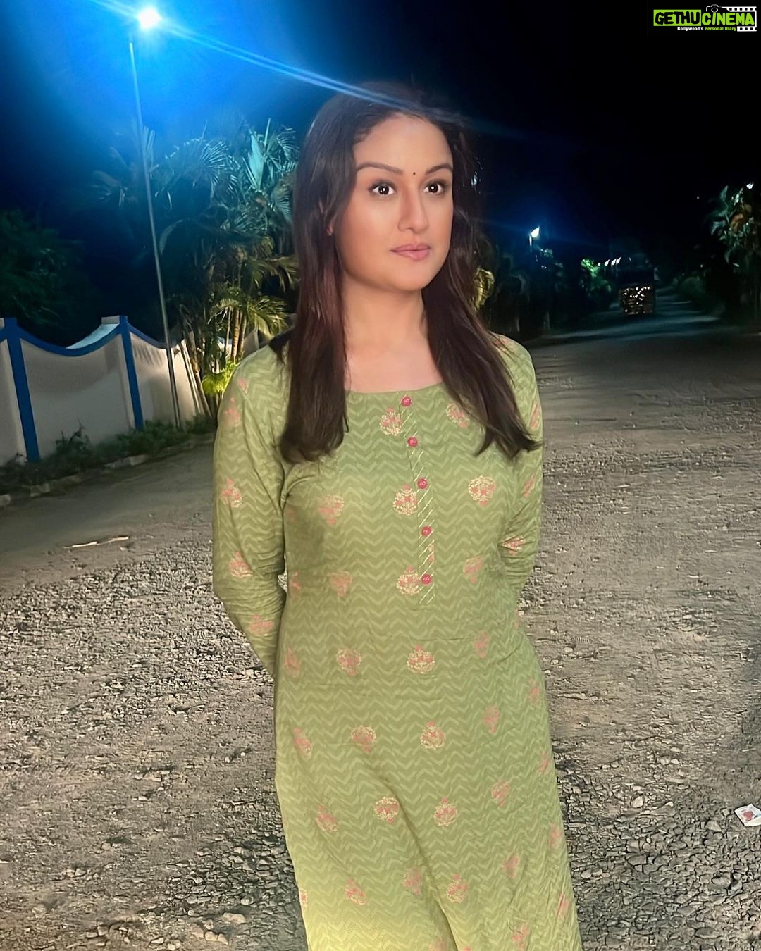 Sonia Agarwal Instagram - #soniaagarwal #celebritymakeupartist #cinemakeupartist #bridalmakeupartist #muhurthammakeup #bestmakeupartistchennai #topbridalmakeupartistchennai ECR