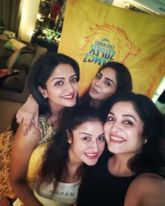 Sonia Agarwal Instagram - #csk #finals #wattematch #soniaagarwal #sa #friendsforlife #ipl2023 ❤️