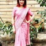 Sonia Agarwal Instagram - #soniaagarwal #shootmode #sareelove #sa ❤️. Makeup- @bridal_makeup_siva