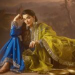 Sonia Mann Instagram - @panjaabstore @nayaabjewellery @simran_k_15 @nk_studios_official @tressloungeofficial @kashish_art @soniamann01