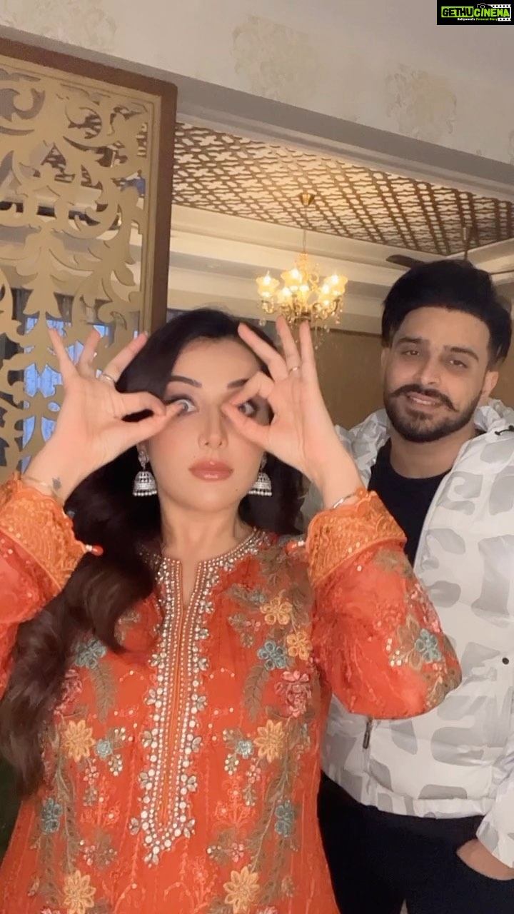 Sonia Mann Instagram - Teriaan Reportaan kaka pakiyaan #Ganne Makeup @kashish_art 🔥