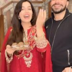 Sonia Mann Instagram - Ve jatta phone ch saheliyan ne kinniaaan? @theshipragoyal #punjabisongs #punjabi