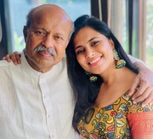 Sonu Gowda Instagram - Appa received SANGEET NATAK ACADEMI AWARD one of the most prestigious awards in theatre field..
Proud moment, always feel blessed to be his daughter, the way he is and way he makes choices in his life, all he knows is work and he is never afraid of any hurdles in his career.. one thing he says ‘be humble, always be true to your work’ ❤️ to the world he is my father, to my family he is our world❤️❤️ love you Pappa 🤗🤗🤗