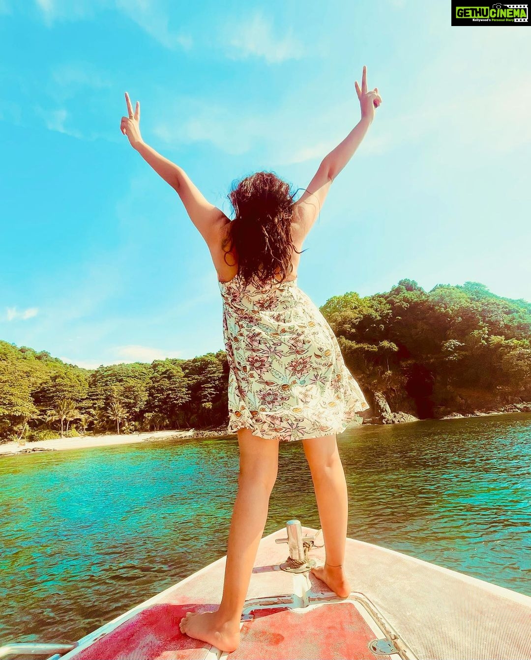 Sonu Gowda Instagram - Phuket is a happy place to be.. wanted to explore more n more.. for sure I want to again n again to this place.. vitamin sea was at its best.. so as my gang ❤️ #besttravelbuddies Thailand
