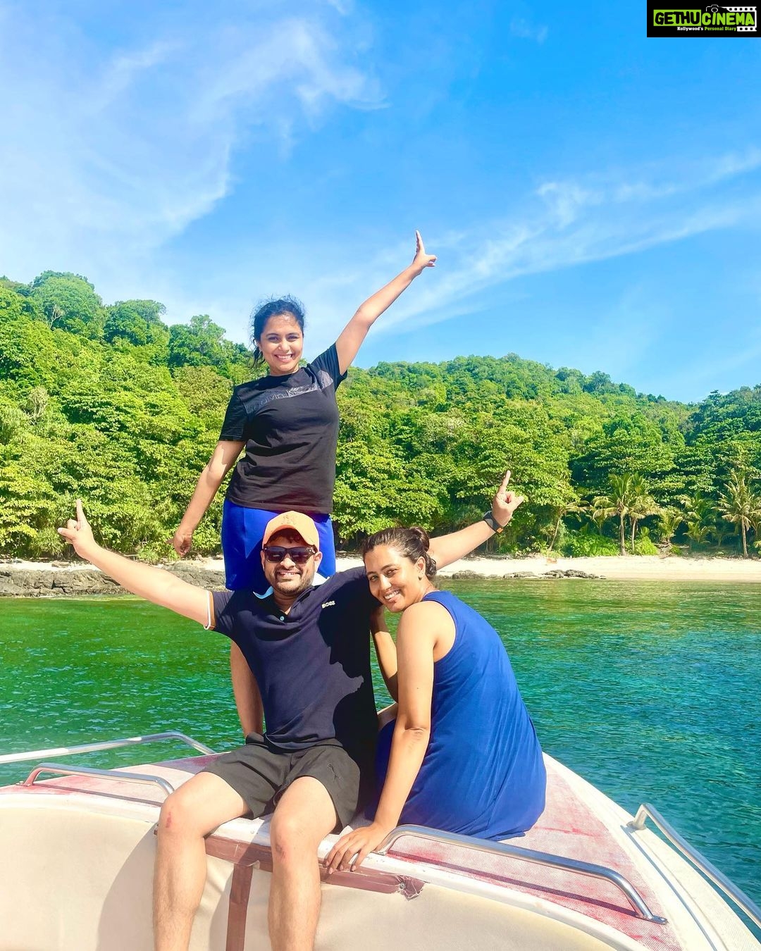 Sonu Gowda Instagram - Phuket is a happy place to be.. wanted to explore more n more.. for sure I want to again n again to this place.. vitamin sea was at its best.. so as my gang ❤️ #besttravelbuddies Thailand