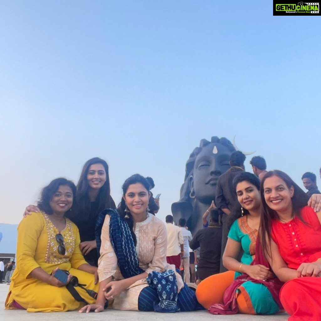 Sonu Gowda Instagram - Karma means you are makers of your life.. First trip of the year.. must say it was mesmerising.. enjoyed every bit of the moment.. first time cousin girls trip❤️ Isha Foundation, Coimbatore India