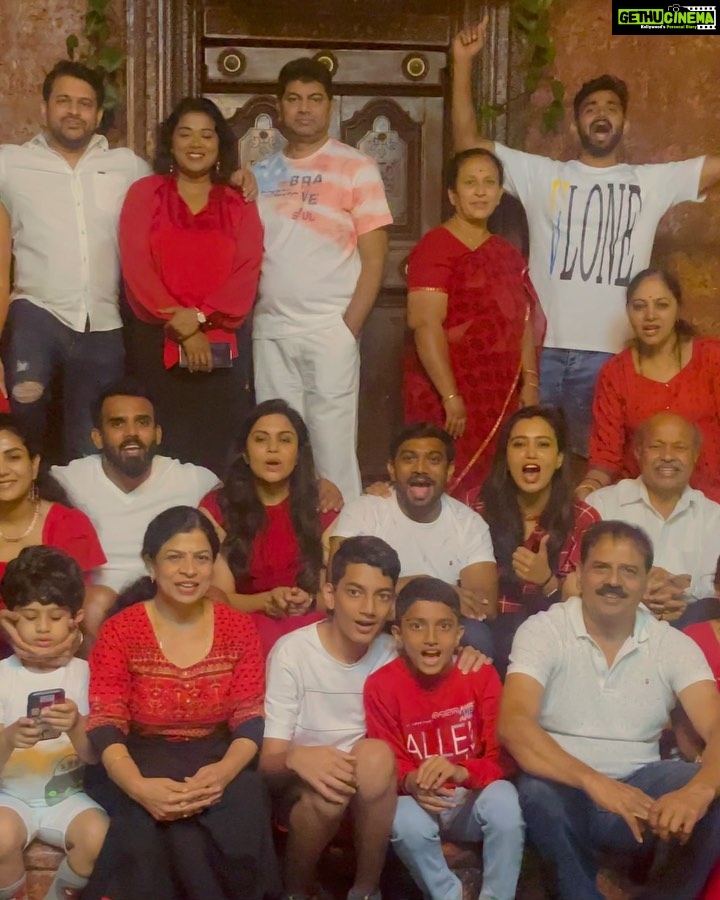 Sonu Gowda Instagram - This is how we ended 2022 and started 2023❤️ 2022 was a roller coaster, so many first time experiences, good bad moments, appreciated myself what I went through and how I grew out of it n which makes me a better person today.. today again I step forward with grace.. keeping my wings open to accept and move forward in my life❤️ Happy new year❤️ same dreams but fresh starts 🤗❤️ wishing you all lots of love happiness and good health 🫶🏽 Sabera