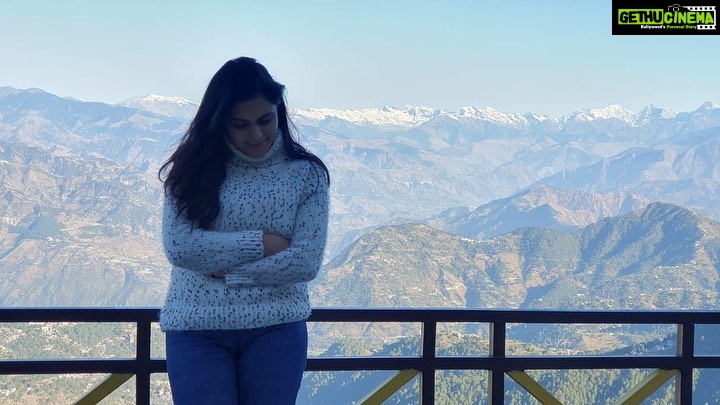 Sonu Gowda Instagram - World is quiet here I can see golden rays of sun I can hear my heartbeat I can talk to the stars when it’s falling All this can happen just right here❤️ Himachal Pradesh Beauty of Nature