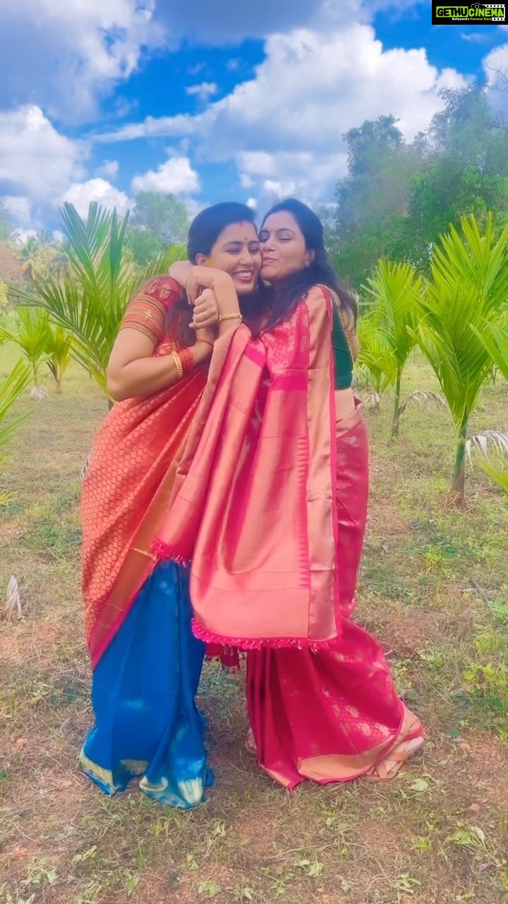 Sonu Gowda - 58.8K Likes - We fight but can’t stay away for long !
Jus like idly chutney !!
Inframe @sonugowda @neharamakrishna