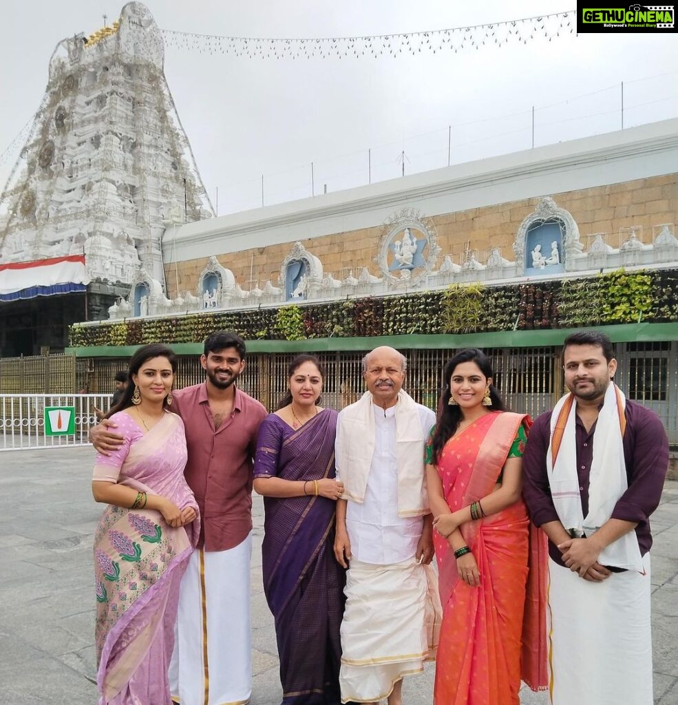 Sonu Gowda Instagram - Blessed! ❤ #tirumala #tirupati #lordvenkateshwara #grateful Tirumala, Andhra Pradesh, India