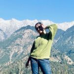 Sonu Gowda Instagram - World is quiet here I can see golden rays of sun I can hear my heartbeat I can talk to the stars when it’s falling All this can happen just right here❤️ Himachal Pradesh Beauty of Nature