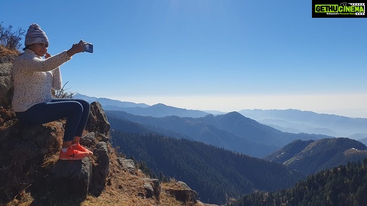 Sonu Gowda Instagram - World is quiet here I can see golden rays of sun I can hear my heartbeat I can talk to the stars when it’s falling All this can happen just right here❤ Himachal Pradesh Beauty of Nature