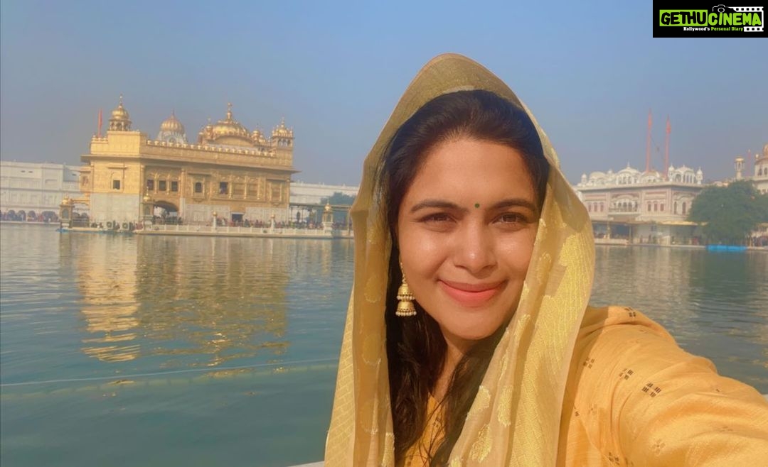 Sonu Gowda Instagram - A day in Amritsar Visited golden temple and then Attari-Wagah border, everyday lowering of the flags ceremony happens.. Since 1959 Indian and Pakistan practice military drills everyday with a mutual understanding and cooperation,u should visit it without fail.. •India’s first line of defence.. •From January 2023 u should book online for the seats.. it’s a free ticket, for security reasons you need to book the seats 48hours prior.. #punjab #amritsar #sonugowda #travelgram #goldentemple #attariborder #attariwagahborderceremony #bsf #bordersecurityforce Amritsar, Punjab