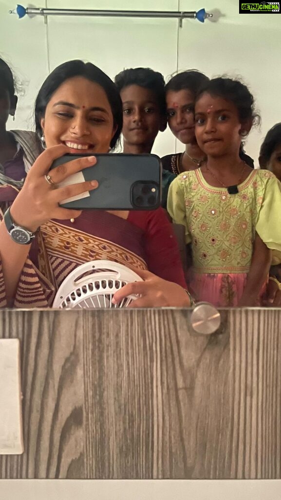 Sonu Gowda Instagram - Fun times with these kids ❤ Chamarajanagara