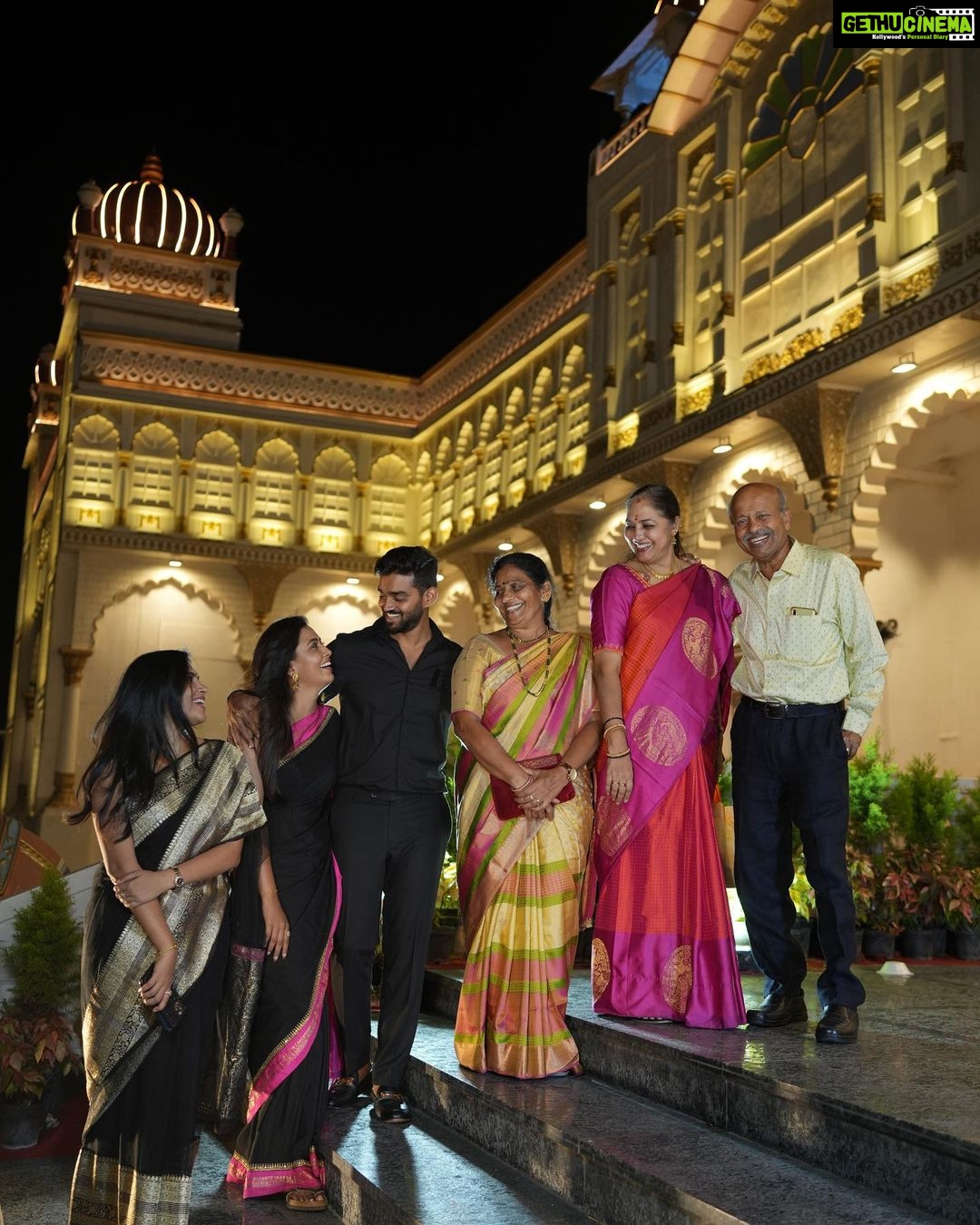 Sonu Gowda Instagram - At weddings, it's often the relatives who really know how to party, creating unforgettable moments.. had a nice time @amulya_manjunath everything was just so perfectš¤