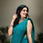 Sonu Gowda Instagram - The expert in anything was once a beginner🤗 Saree/blouse- @vastram__studio Jewellery- @sri_ganesh_sadashivnagar Makeup- @artistry_by_teju Hair- @hairartistry_by_roopa Clicked- @connectwithshutterup Bangalore, India
