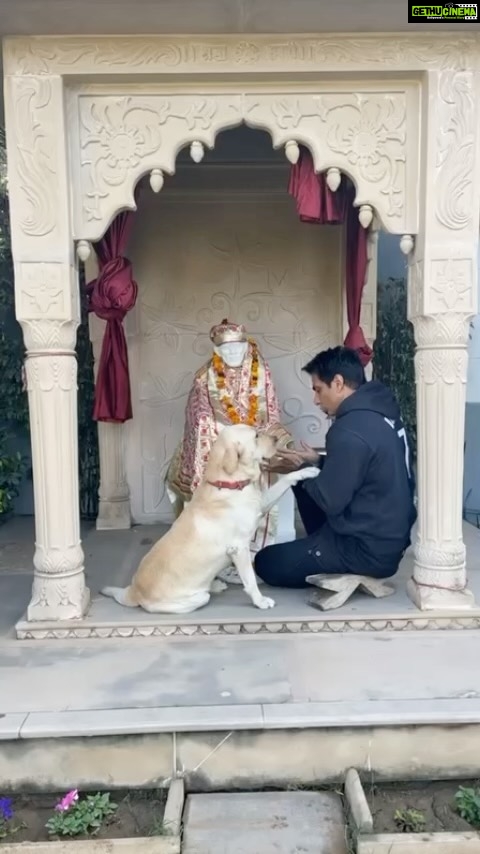 Sonu Sood Instagram - Blessed to have my friend snowy always with me during Arti pooja. #sai #shirdi