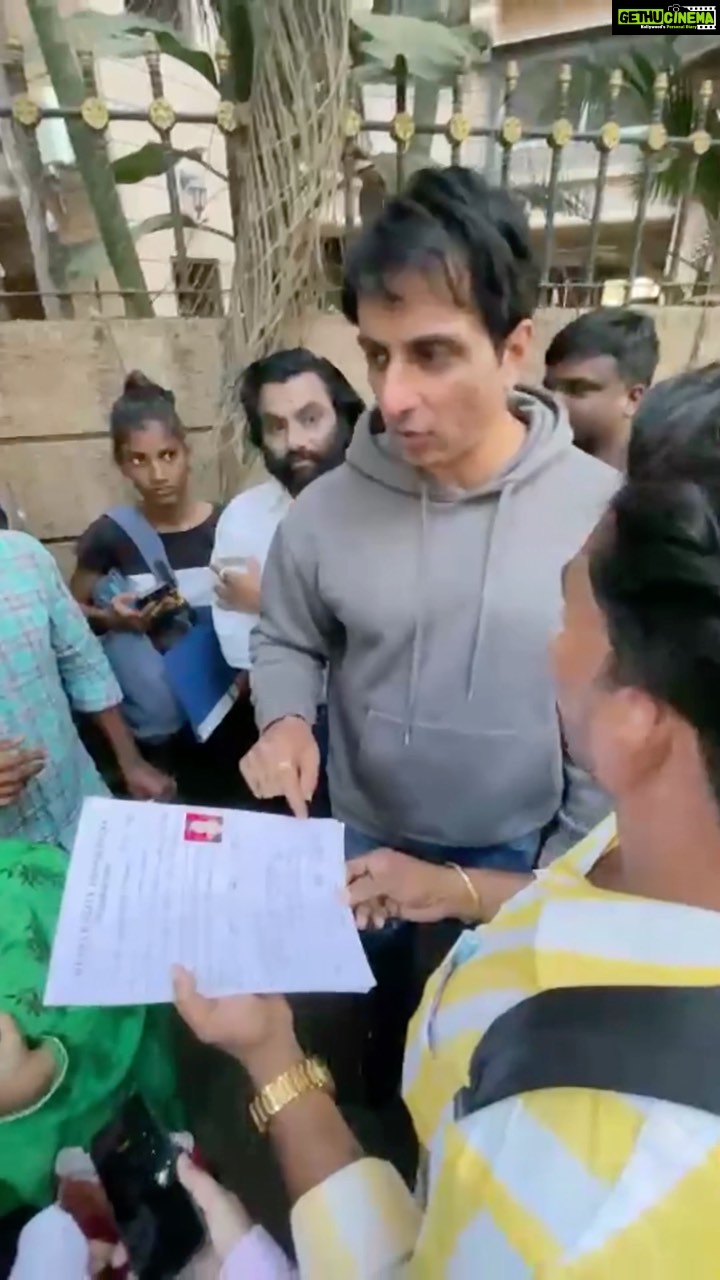 Sonu Sood Instagram - The world that keeps me going 💛