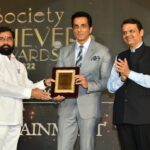 Sonu Sood Instagram - Thank you Society for honouring me with “Nations Pride” Award 🥇 @dhamankarashok @ublood_com @bharat_reshma #societyachieversawards2022 #jagdeeshbabu jai yelliminchili @mieknathshinde @devendra_fadnavis sir 🙏