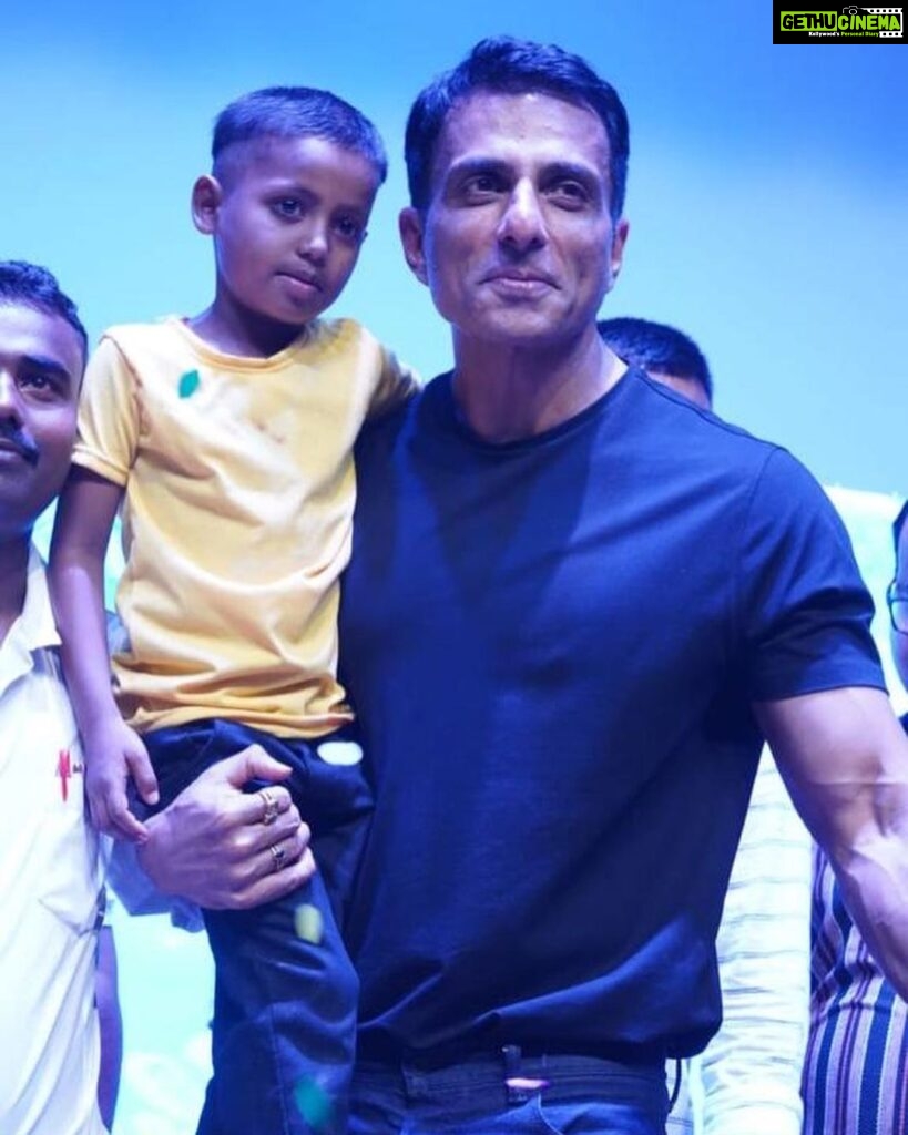 Sonu Sood Instagram - Extremely grateful to be associated with the Birendra Kumar Mahato and the good work he’s doing by providing food and education for orphaned children in Bihar. At the Sonu Sood International School - we aim to provide the students with quality education and we will also be building a new school building.