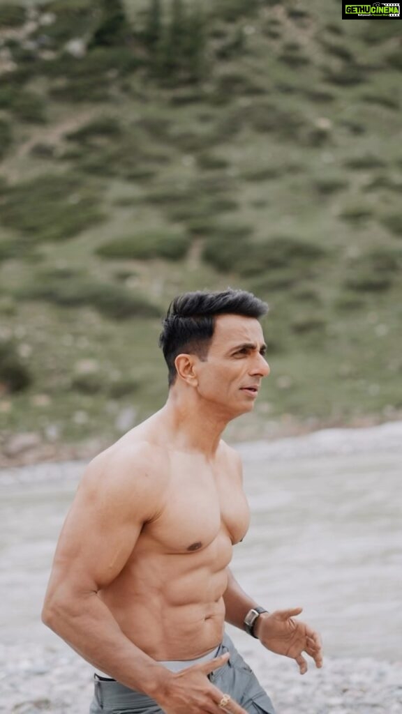 Sonu Sood Instagram - Stadiums are for Spectators, Runners have Nature ☀ #fateh #himachal #running #fitnessmotivation #fitness 🎥: @sagar__photography_