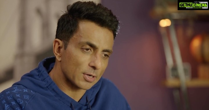 Sonu Sood Instagram - Insurance ki samasyaaon se pareshaan, Mere paas hai Samadhan! @insurancesamadhan