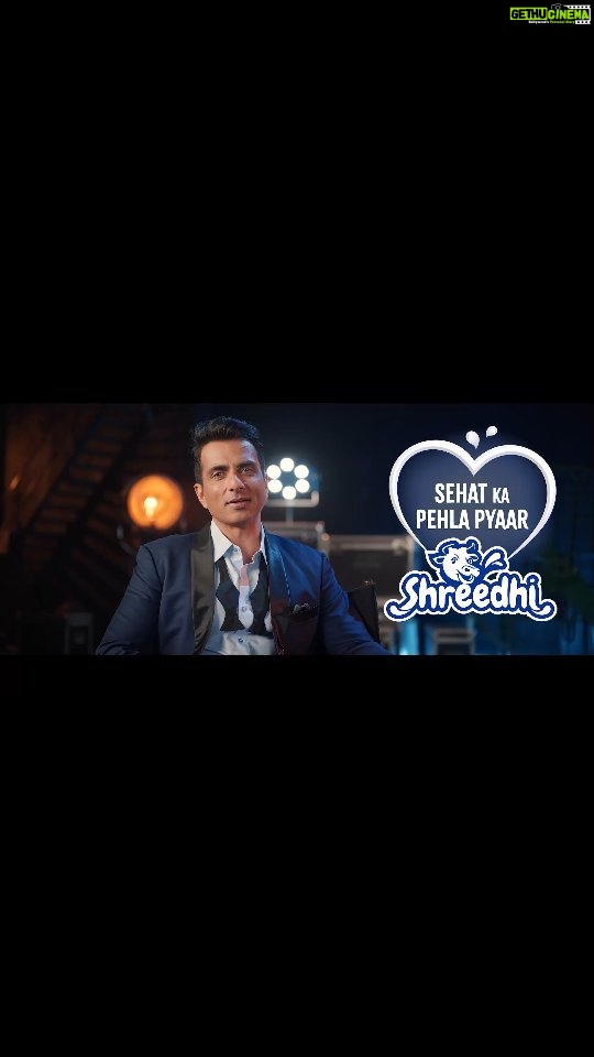 Sonu Sood Instagram - Kaise koi khud ko rok paaye, jab saamne director Shreedhi Paneer par aarop lagaye! Jab Shreedhi ho Sehat ka Pehla Pyaar, fir doubt karne ka no sawaal! @sonu_sood #PoochTohLiyaHota #ShreedhiSehatKaPehlaPyaar . . . . #shreedhi #shreedhipaneer #paneer #ghee #shreedhighee #lassi #chaas #buttermilk #flavouredmilk #shreedhichaas #shreedhilassi #shreedhidoodh #shreedhimilk #shreedhigold #chaibyshreedhi #fullcreammilk #refreshingdoodh #doodh #milk #mp #rajasthan #dairyfarm #madhyapradesh #india